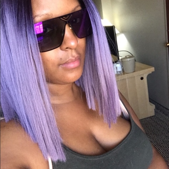Absolutely Amazing Purple Oversized Sunglasses - Picture 3 of 3